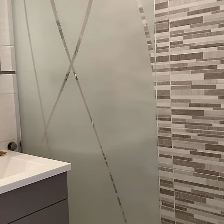 Apartmán T1 Avec Climatisation, Wifi, Parking A - Fr-1-553-218 *